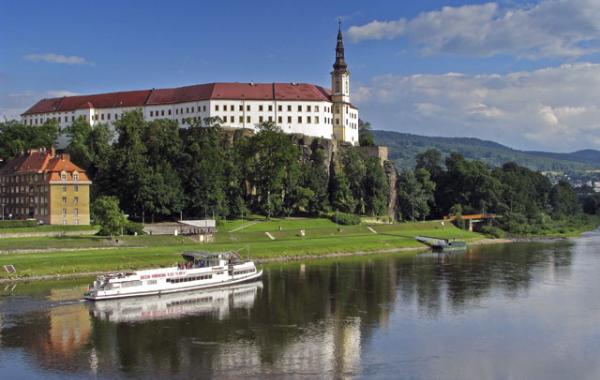 Бесплатные ночные посещения чешского замка
